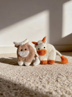 手工羊毛毡小牛胸针可爱卡通动物胸针 · 白色